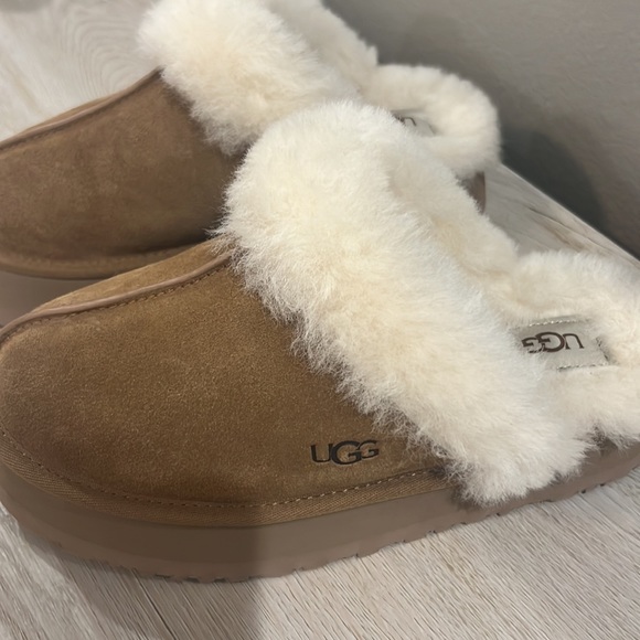 Ugg slippers platform - Picture 2 of 6